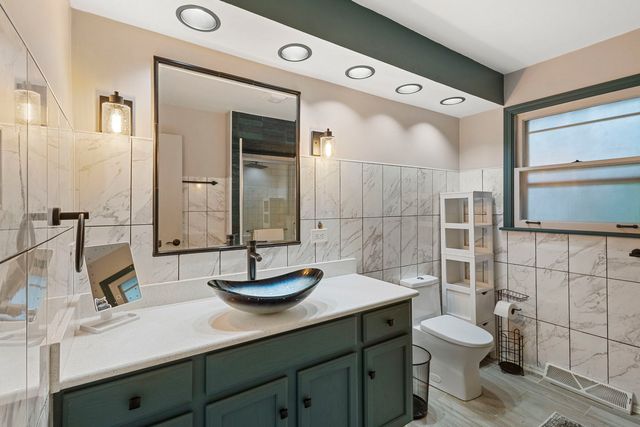 13064 S 71ST Avenue, Palos Heights, IL 60463