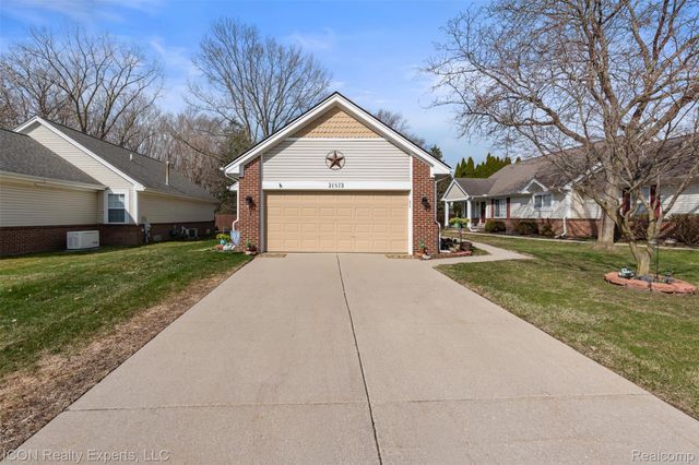 31873 Tall Pines Court, Roseville, MI 48066