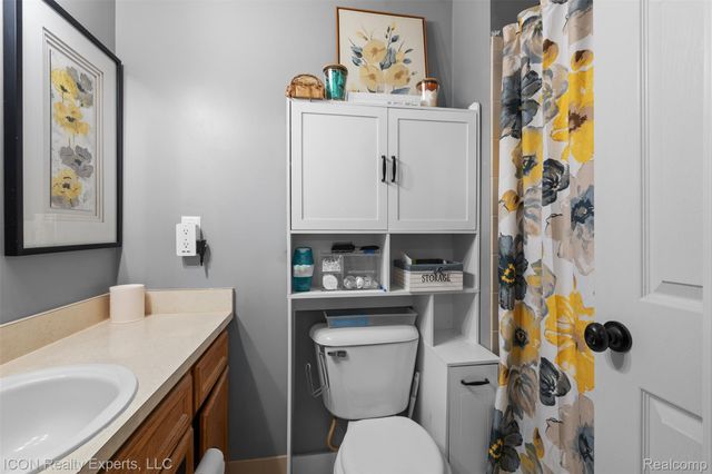 31873 Tall Pines Court, Roseville, MI 48066