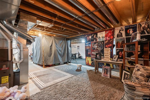 31873 Tall Pines Court, Roseville, MI 48066