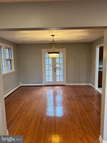 1230 SUSQUEHANNA RD, Jenkintown, PA 19046