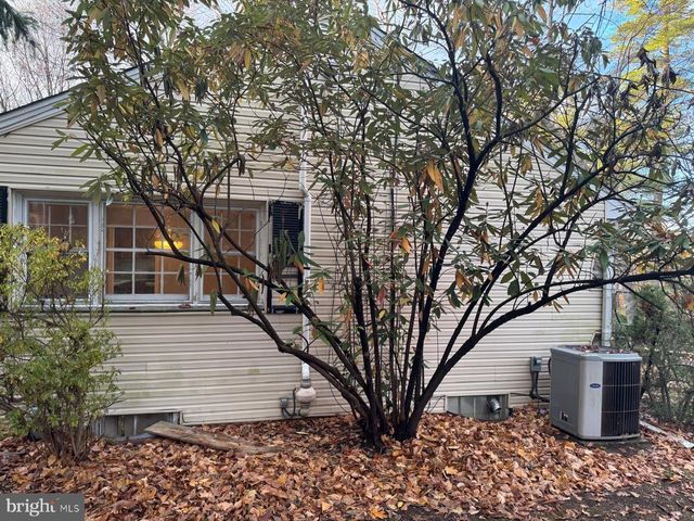 1230 SUSQUEHANNA RD, Jenkintown, PA 19046