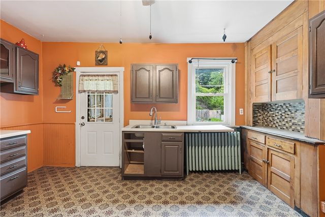 3818 Acorn St, Greenfield, PA 15207
