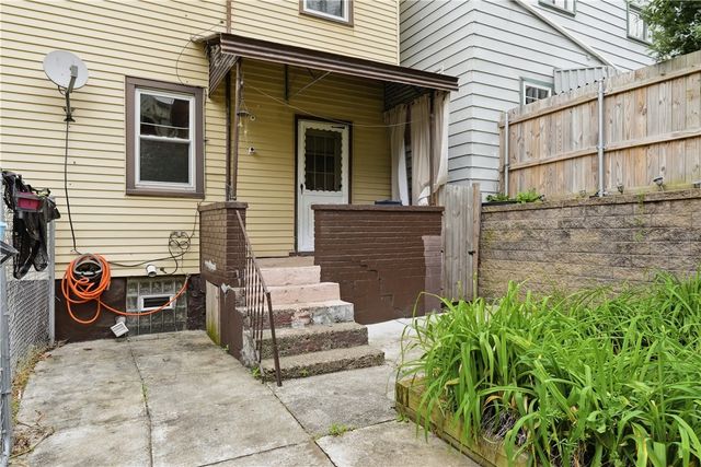 3818 Acorn St, Greenfield, PA 15207