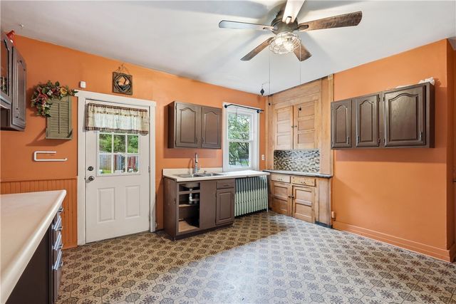 3818 Acorn St, Greenfield, PA 15207