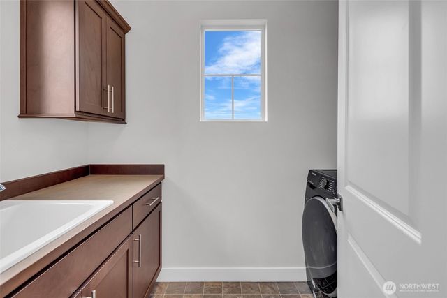 1705 NE Falls Dr, Issaquah, WA 98029