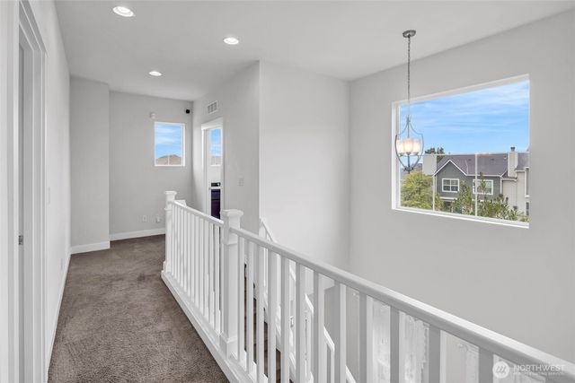 1705 NE Falls Dr, Issaquah, WA 98029