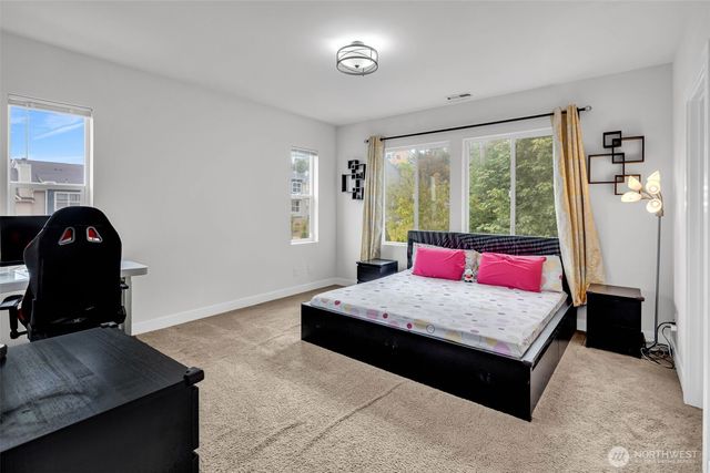 1705 NE Falls Dr, Issaquah, WA 98029