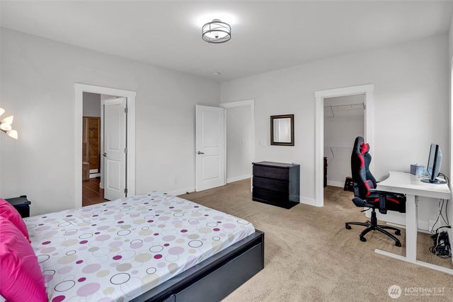 1705 NE Falls Dr, Issaquah, WA 98029