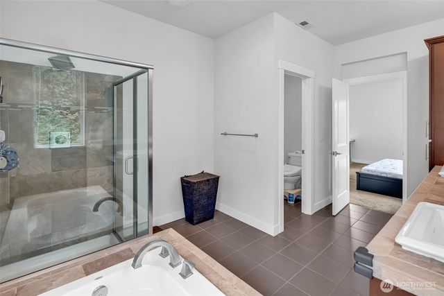 1705 NE Falls Dr, Issaquah, WA 98029