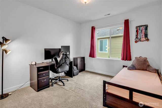 1705 NE Falls Dr, Issaquah, WA 98029