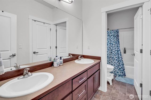 1705 NE Falls Dr, Issaquah, WA 98029