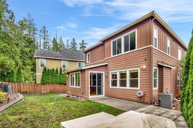 1705 NE Falls Dr, Issaquah, WA 98029