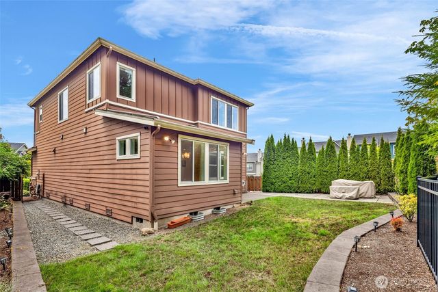 1705 NE Falls Dr, Issaquah, WA 98029