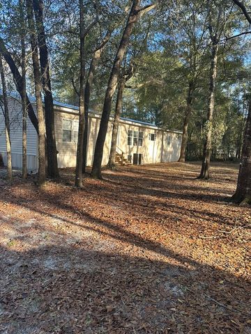 404 River Ridge Circle, Jesup, GA 31545