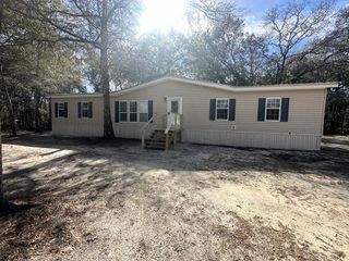 404 River Ridge Circle, Jesup, GA 31545