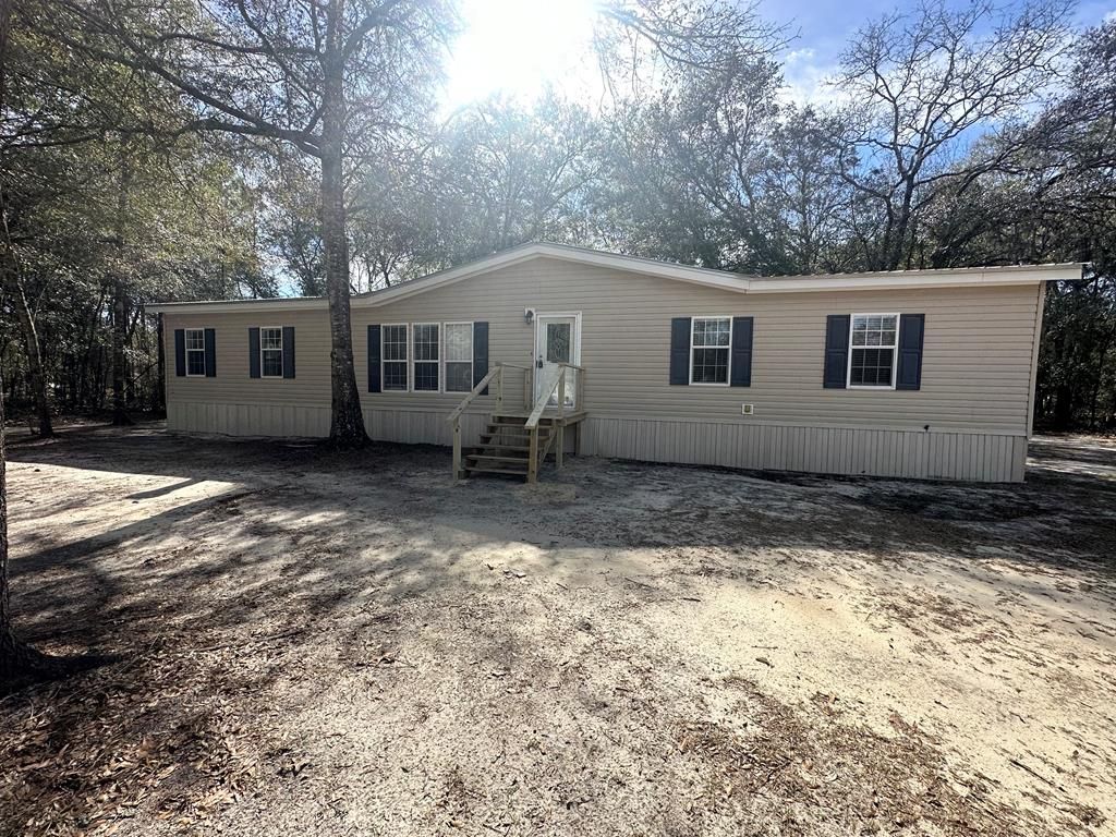 404 River Ridge Circle, Jesup, GA 31545