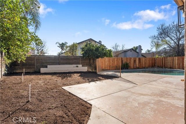 6107 Cartagena Avenue, Bakersfield, CA 93313