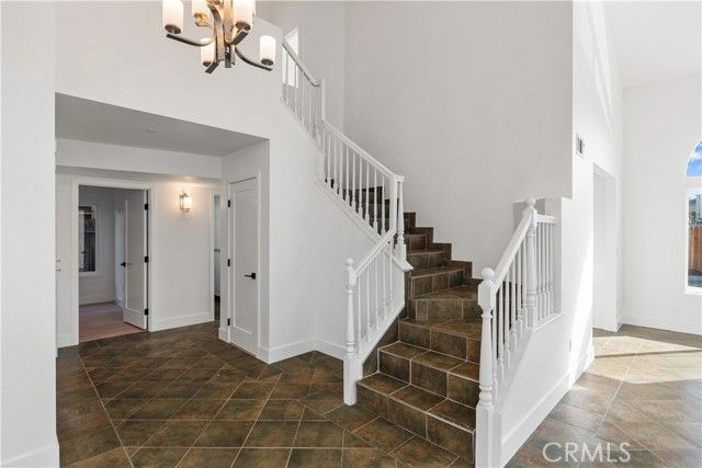 6107 Cartagena Avenue, Bakersfield, CA 93313