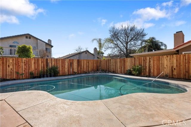 6107 Cartagena Avenue, Bakersfield, CA 93313