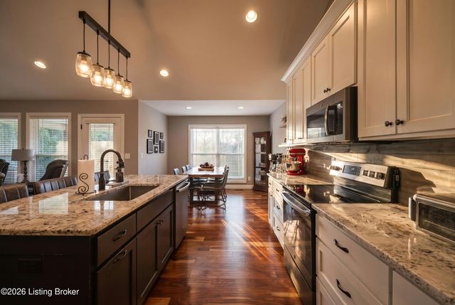 356 Elk Chase Dr, Taylorsville, KY 40071