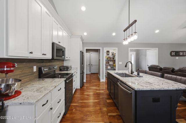356 Elk Chase Dr, Taylorsville, KY 40071