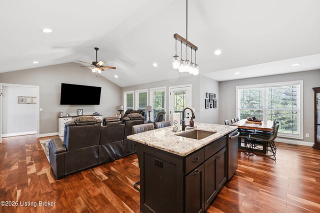 356 Elk Chase Dr, Taylorsville, KY 40071
