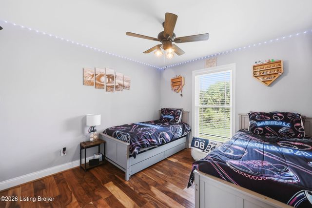 356 Elk Chase Dr, Taylorsville, KY 40071
