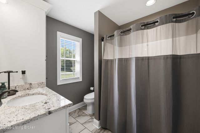 356 Elk Chase Dr, Taylorsville, KY 40071