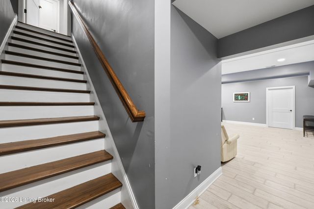 356 Elk Chase Dr, Taylorsville, KY 40071