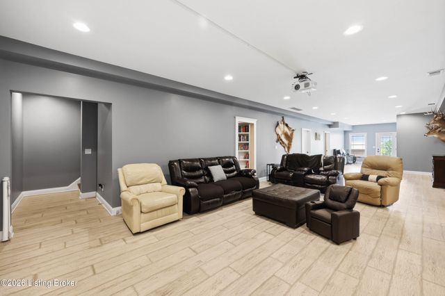 356 Elk Chase Dr, Taylorsville, KY 40071