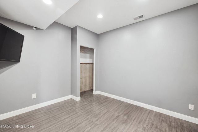 356 Elk Chase Dr, Taylorsville, KY 40071