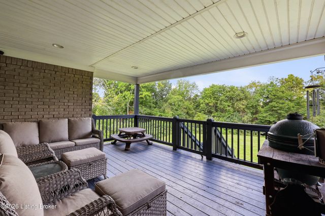 356 Elk Chase Dr, Taylorsville, KY 40071