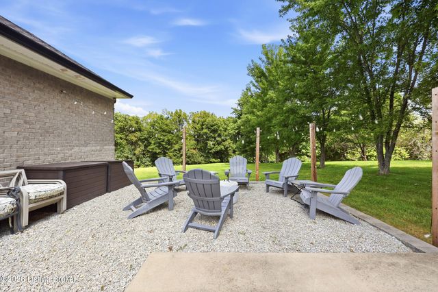 356 Elk Chase Dr, Taylorsville, KY 40071