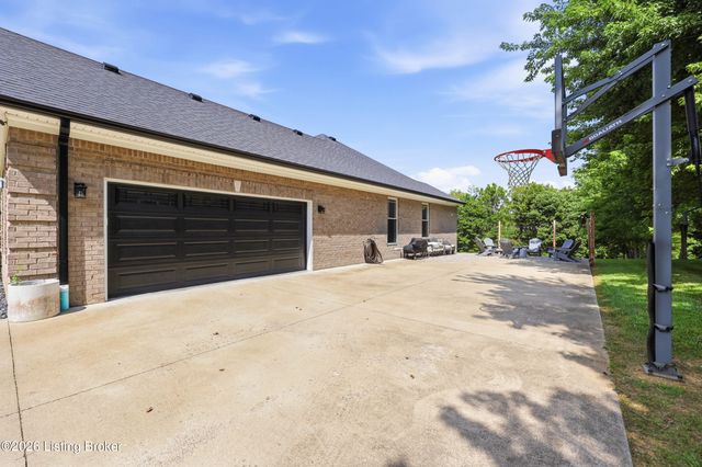 356 Elk Chase Dr, Taylorsville, KY 40071