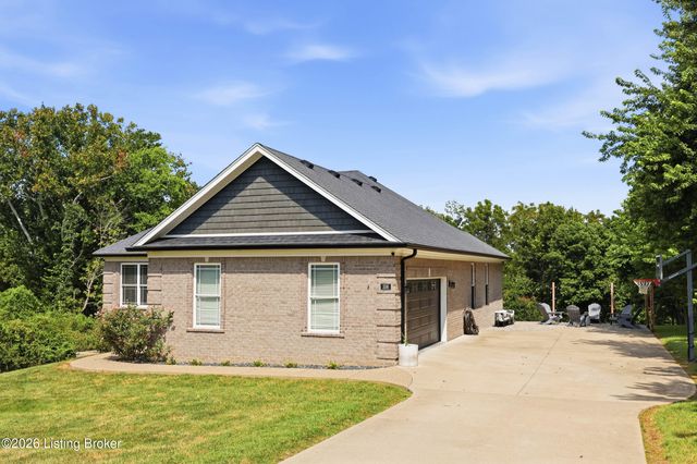 356 Elk Chase Dr, Taylorsville, KY 40071