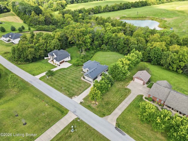 356 Elk Chase Dr, Taylorsville, KY 40071