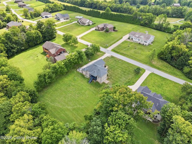 356 Elk Chase Dr, Taylorsville, KY 40071
