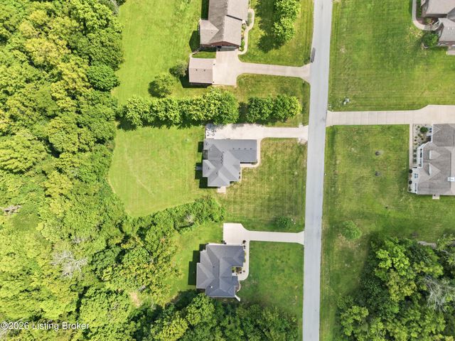 356 Elk Chase Dr, Taylorsville, KY 40071
