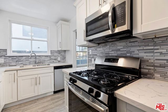 5016 CLINTON Street 5016 - D, Los Angeles, CA 90004