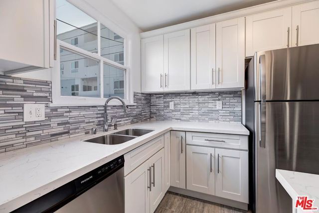 5016 CLINTON Street 5016 - D, Los Angeles, CA 90004
