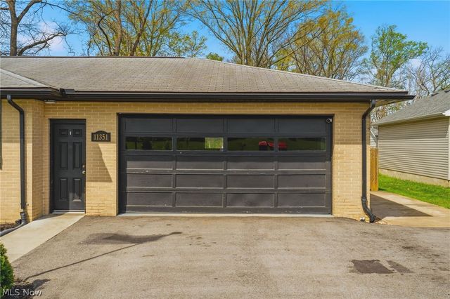11351 Wilhurst Avenue NE, Hartville, OH 44632