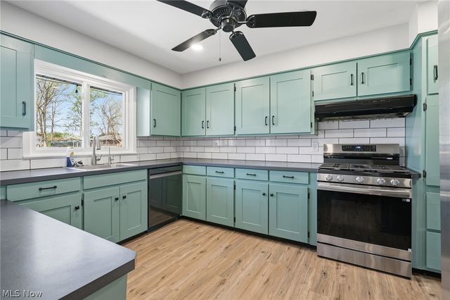 11351 Wilhurst Avenue NE, Hartville, OH 44632