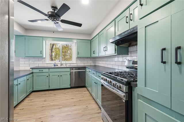 11351 Wilhurst Avenue NE, Hartville, OH 44632