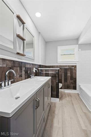 11351 Wilhurst Avenue NE, Hartville, OH 44632