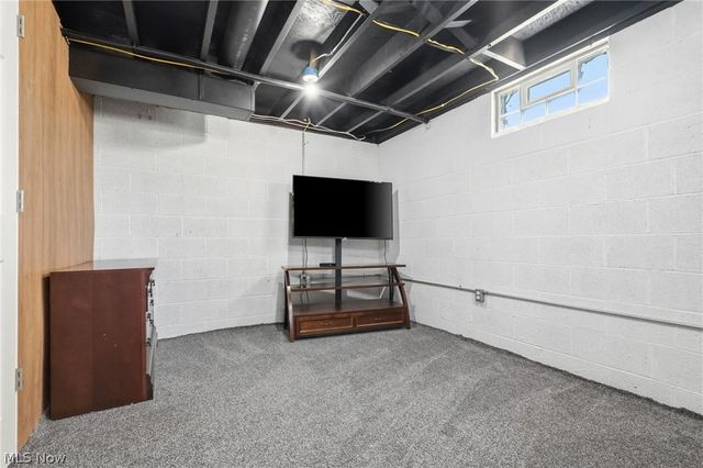 11351 Wilhurst Avenue NE, Hartville, OH 44632