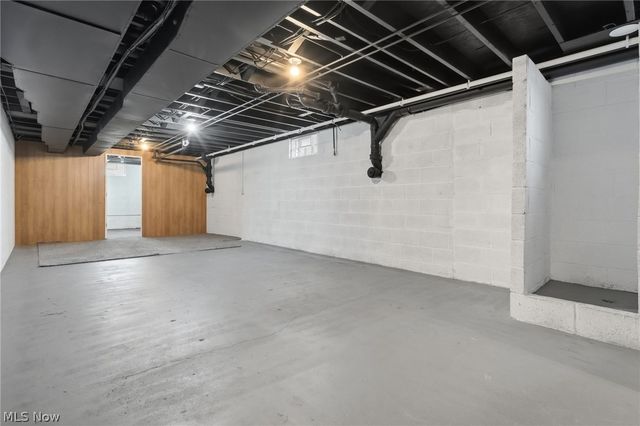 11351 Wilhurst Avenue NE, Hartville, OH 44632