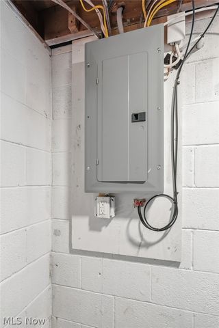 11351 Wilhurst Avenue NE, Hartville, OH 44632