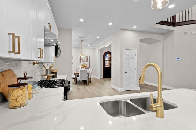 8505 Bayberry Avenue, Lantana, TX 76226