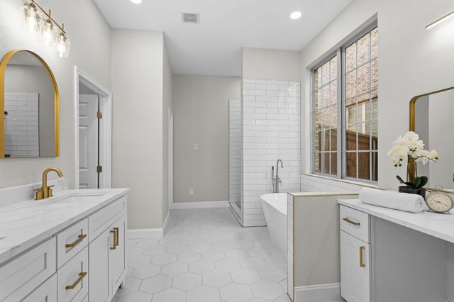 8505 Bayberry Avenue, Lantana, TX 76226